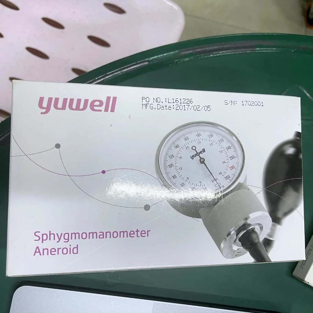 yvwell Sphygmomanometer Aneroid